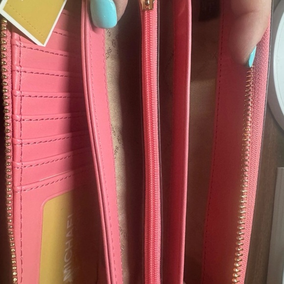 Michael Kors Continental Wallet - NWT - Picture 4 of 4